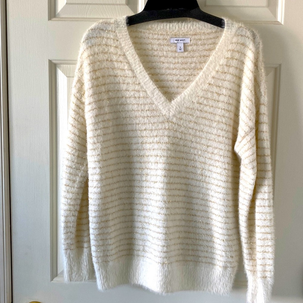 WOMENS MOHAIR AND GOLD TINSEL SWEATER BY NINE WEST SIZE SMALL